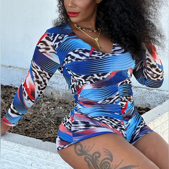 Fashion Nova Romper - L - Picture 3 of 3